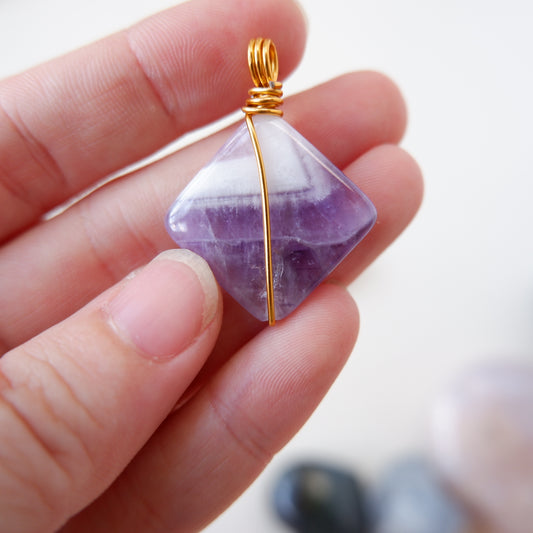 [SALE] Vibrant Color with Damages Crystal Necklaces